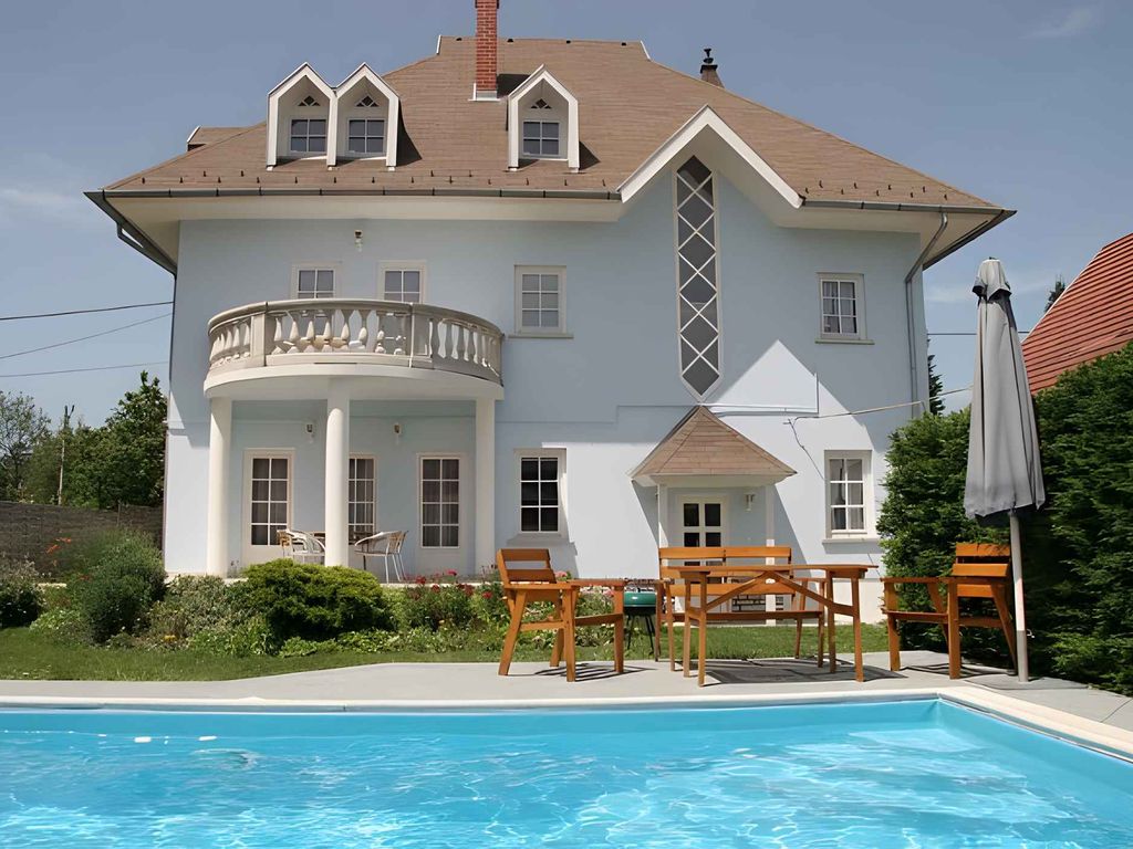 Ferienhaus mit Pool und Internet 400m zum Strand