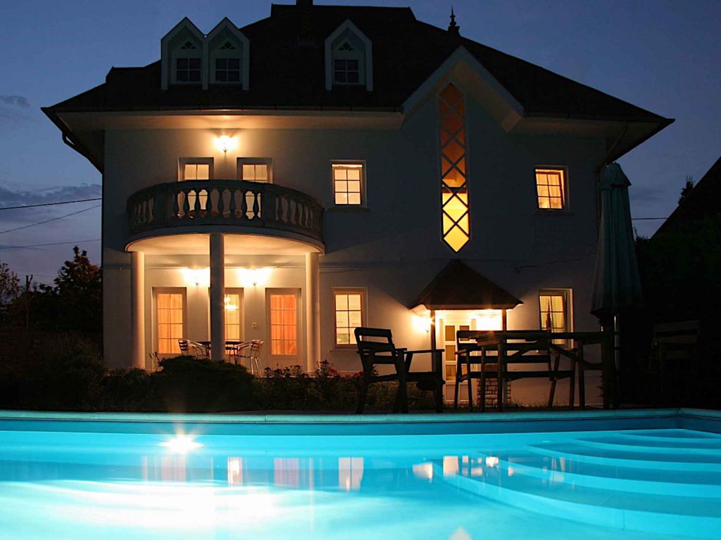 Ferienhaus mit Pool und Internet 400m zum Strand