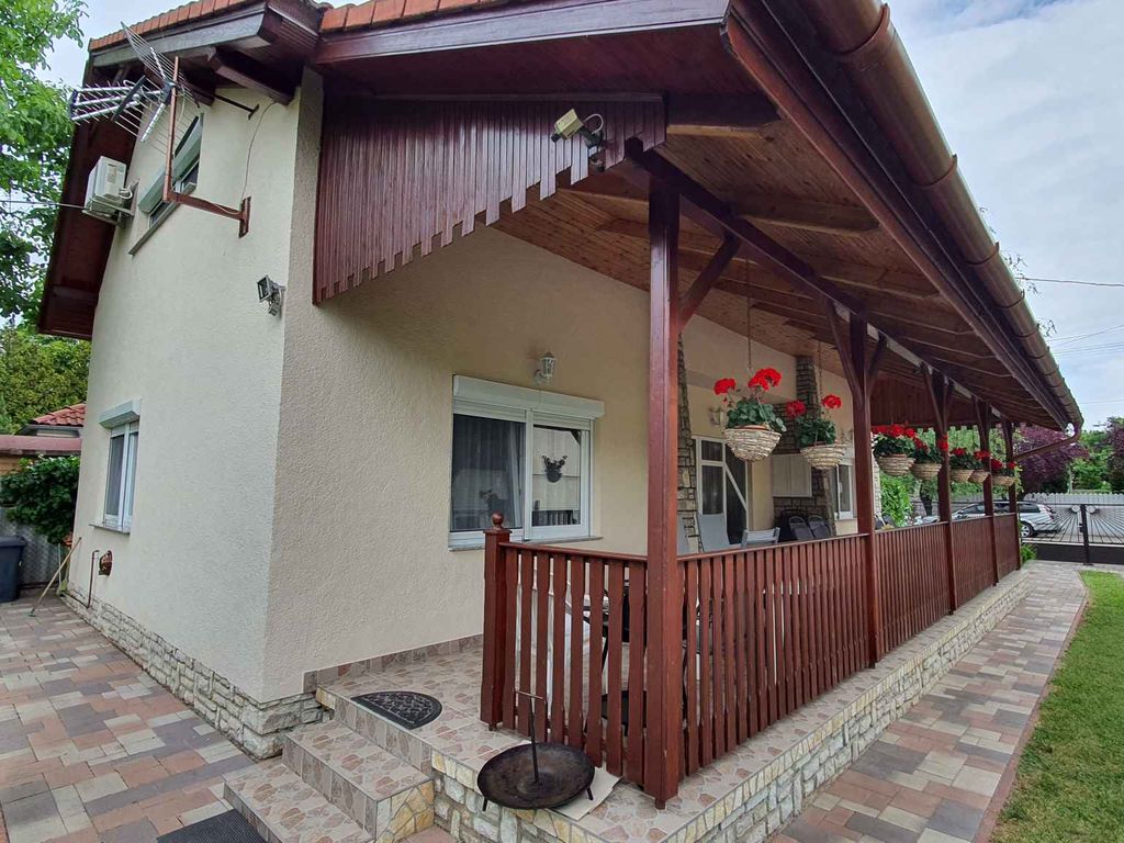 Ferienhaus in der Nähe vom Strand mit hohem Niveau