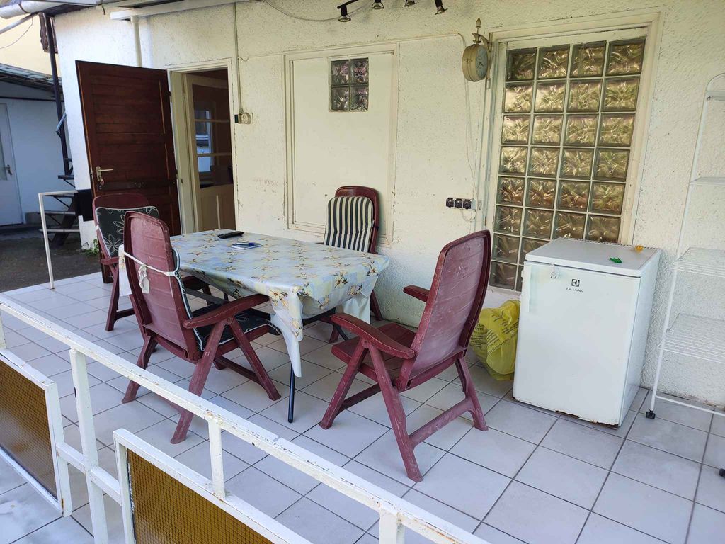 Ferienhaus in beliebten Urlaubsgebiet mit Terrasse
