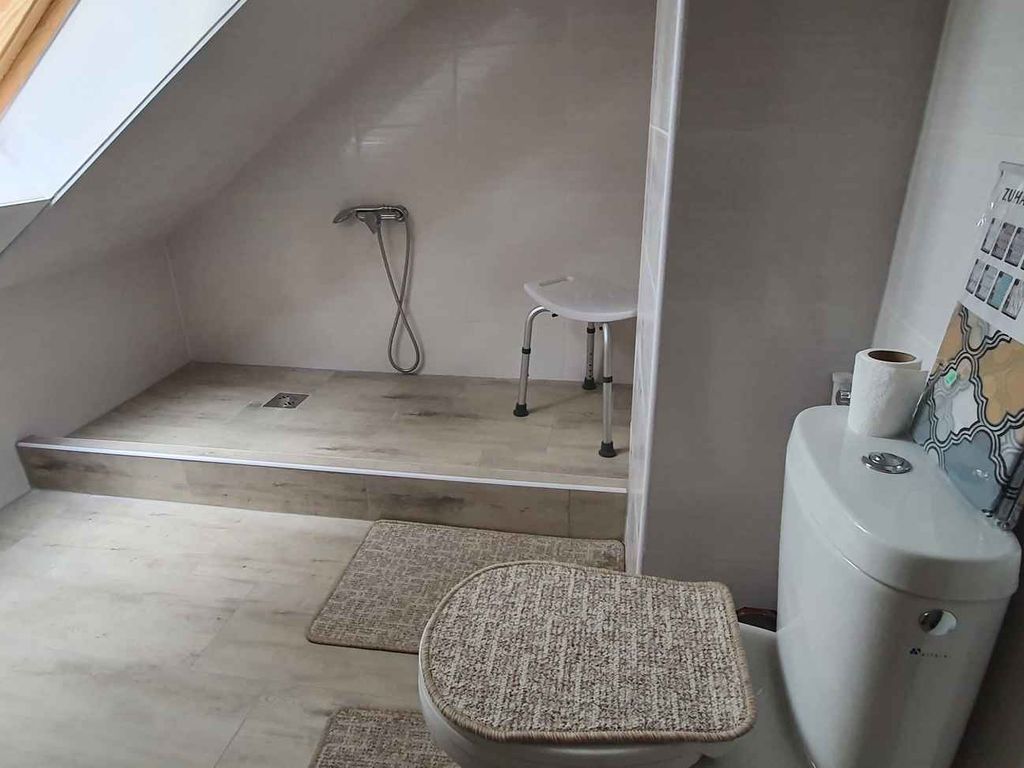 Ferienwohnung mit Internet und Klimaanlage 400m von Plattensee entfernt