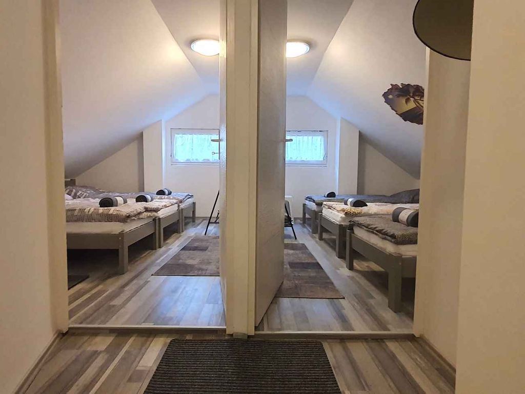 Ferienwohnung mit Internet und Klimaanlage 400m von Plattensee entfernt