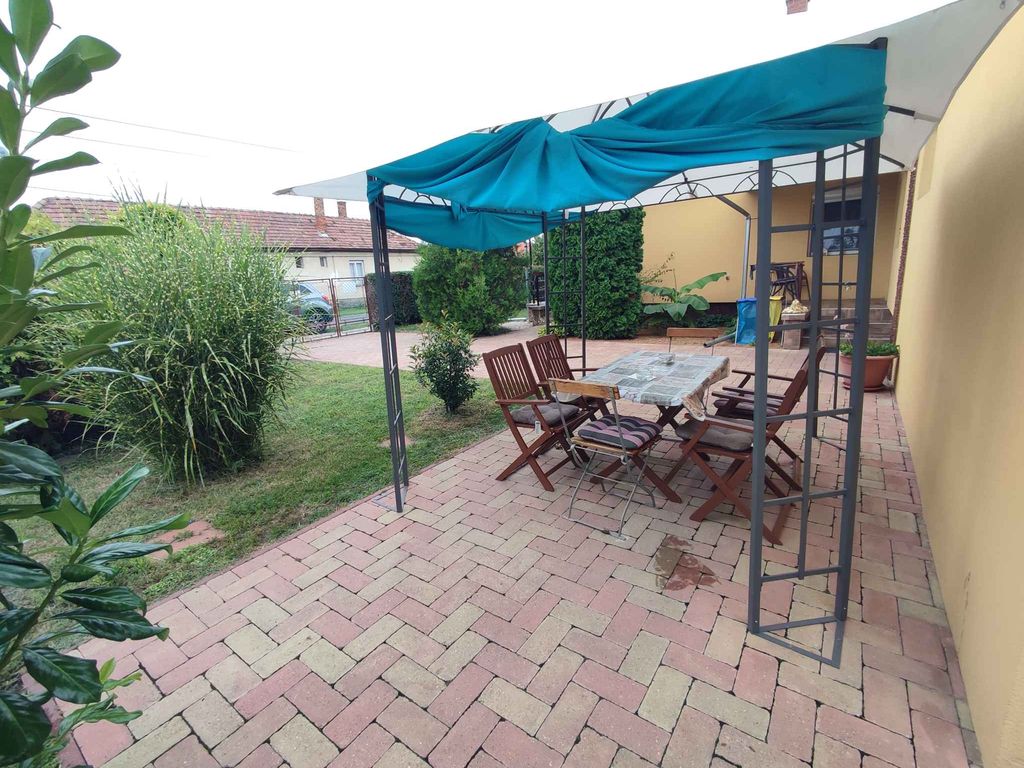 Ferienhaus mit Pool, Klimaanlage und WLAN