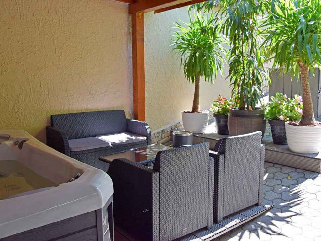 Ferienwohnung mit Klimaanlage, WLAN und Whirlpool