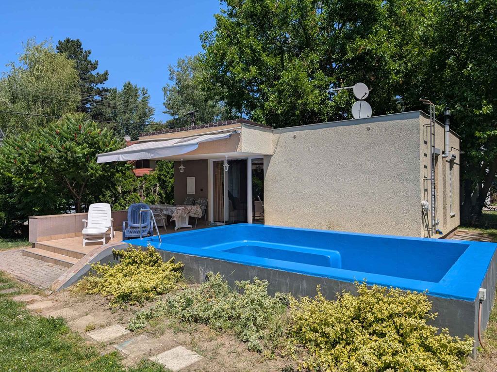 Ferienhaus mit Klimaanlage, Pool, Terrasse und WiFi