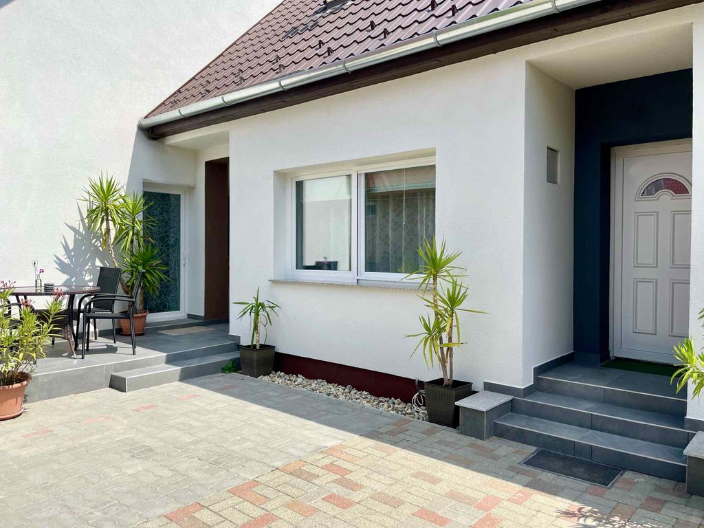 Ferienwohnung mit Whirlpool, Sauna und Klimaanlage