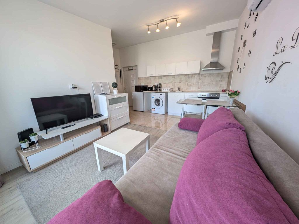 Ferienwohnung mit moderner Ausstattung und Klimaanlage, in der Nähe des Zentrums und des Strandes