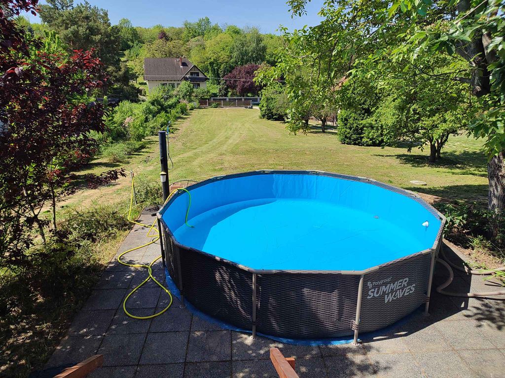 Ferienhaus modern eingerichtet mit Klimaanlage, Whirlpool, Pool, Grill, Aussenküche und großem Garten
