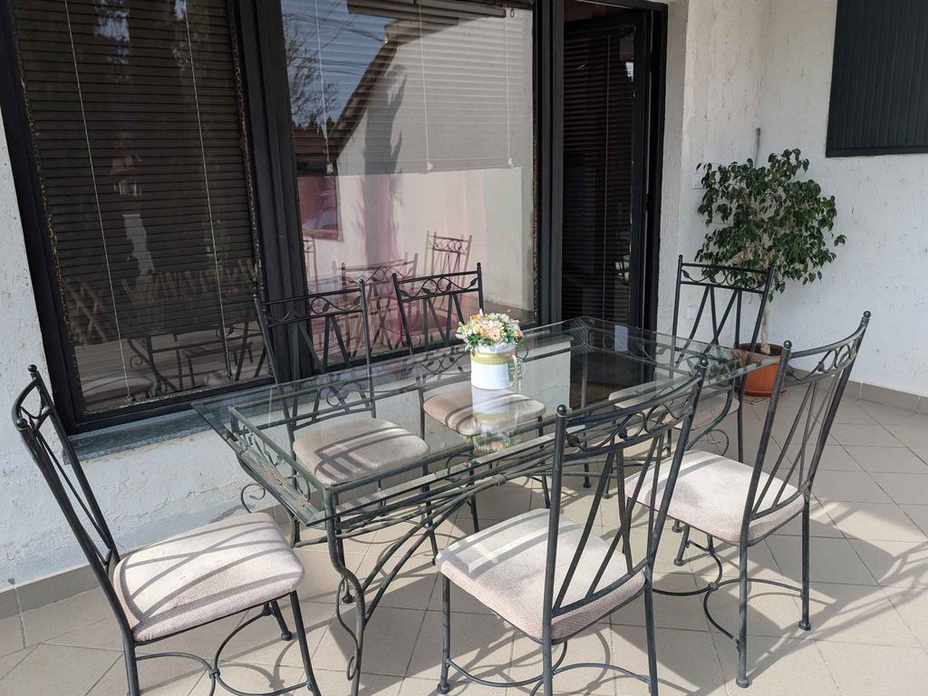 Ferienwohnung mit Terrasse, Klimaanlage und WLAN