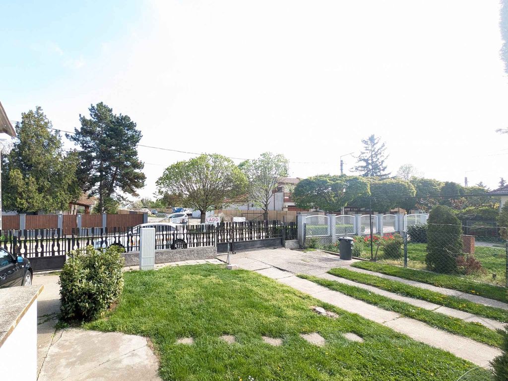 Ferienwohnung mit Terrasse, Klimaanlage und WLAN