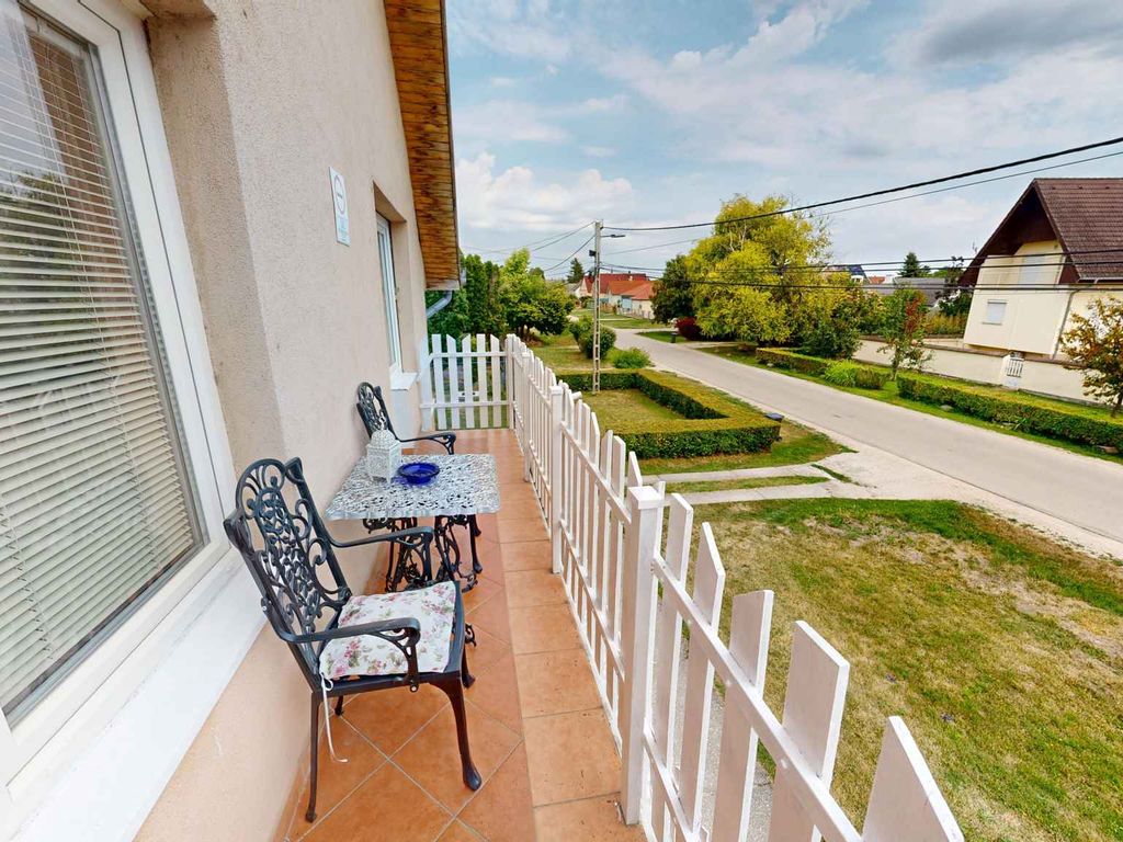 Ferienwohnung mit Sauna, Pool, Whirlpool und Badefass