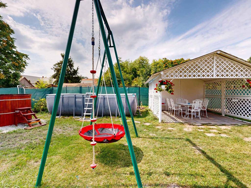 Ferienwohnung mit Sauna, Pool, Whirlpool und Badefass