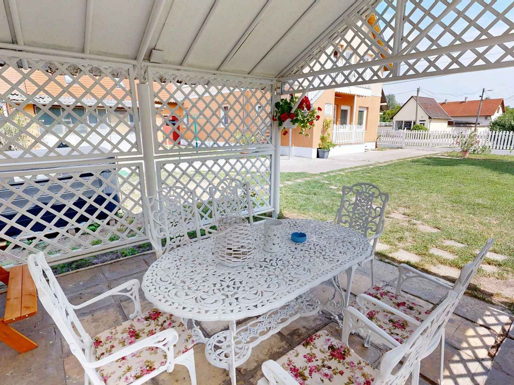 Ferienwohnung mit Sauna, Pool, Whirlpool und Badefass