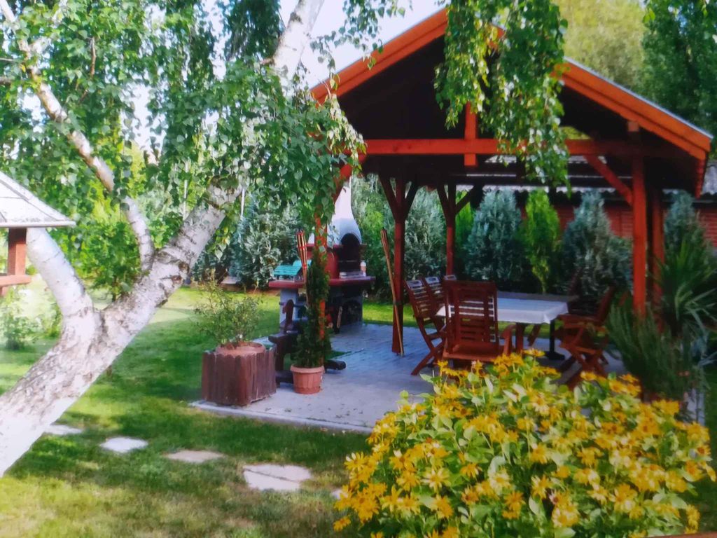 Ferienwohnung mit Gartenpavillon und Grill