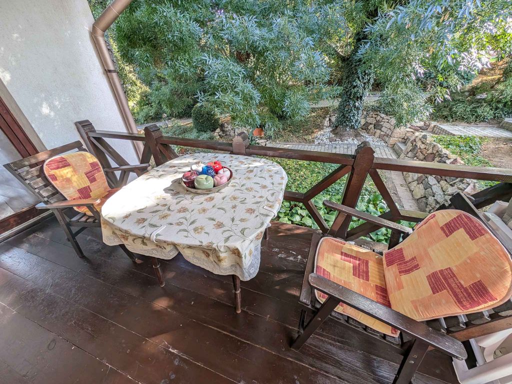 Ferienwohnung mit Gartenpavillon und Grill