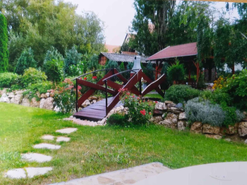 Ferienwohnung mit Gartenpavillon und Grill