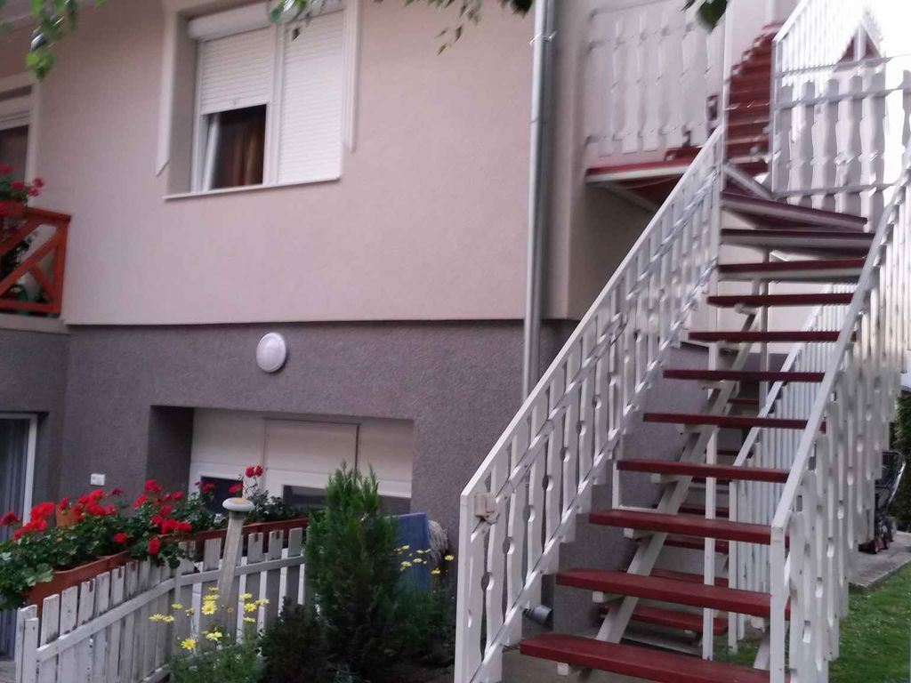 Ferienhaus mit Garten und Grill