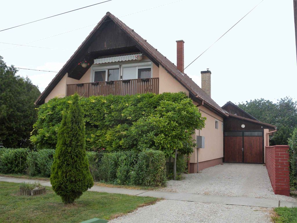 Ferienwohnung mit Schaukel, Sandkasten und Planschbecken