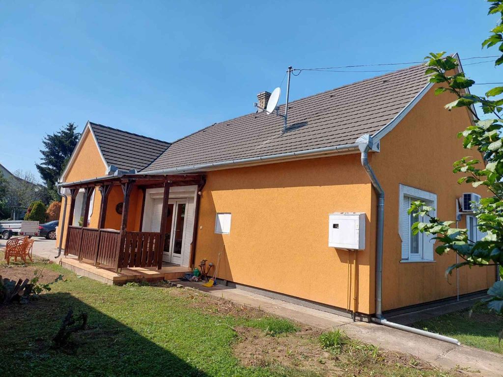 Ferienhaus für 6 Personen mit grossem Pool