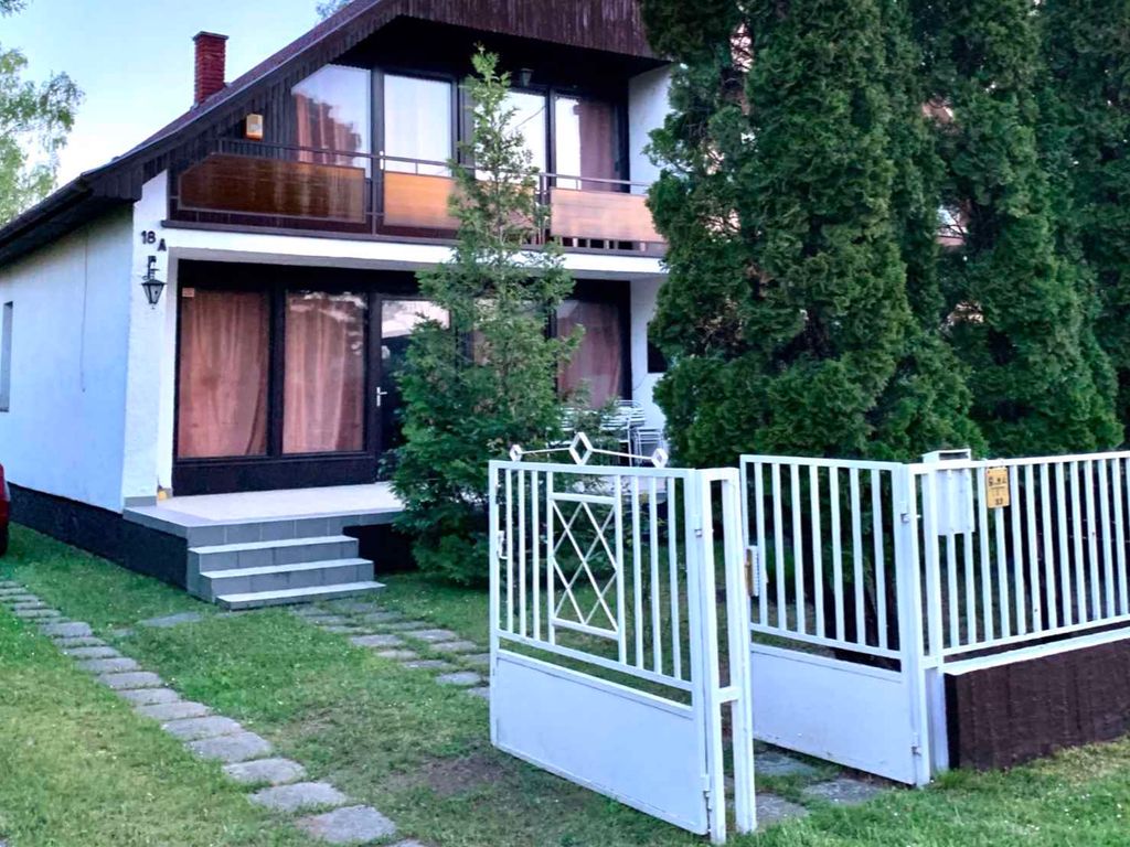 Ferienhaus 50 m zum Balaton mit eigenem Steg und Boot
