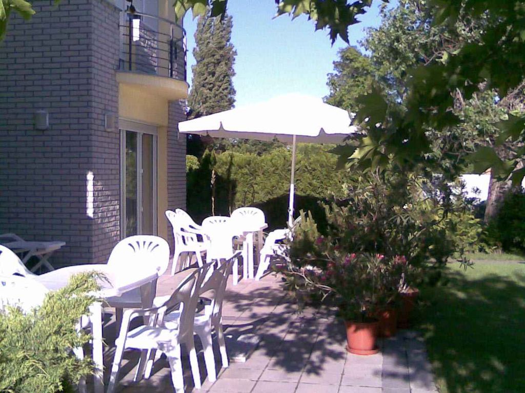 Ferienhaus nur 80 m von Privatstrand, mit einem kleinen Boot und Klimaanlage