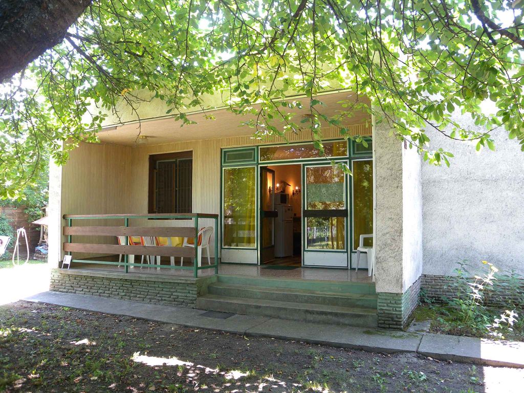 Ferienhaus in einem beliebten Gegend von Szántód mit Internet