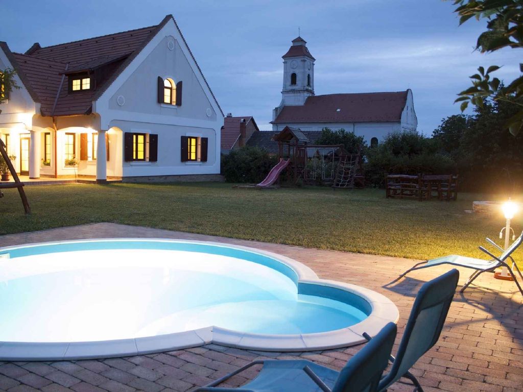 Ferienhaus mit Pool und Klimaanlage