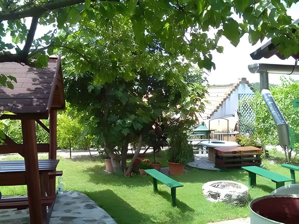 Ferienhaus mit Garten nur 50 m vom Zentrum