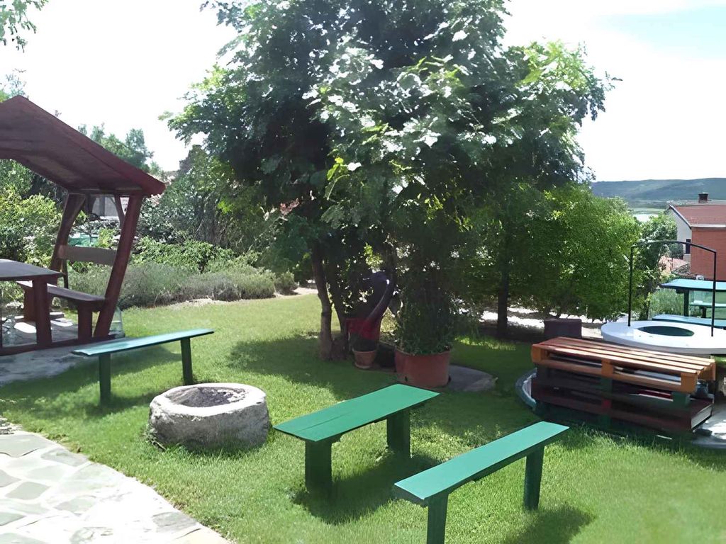 Ferienhaus mit Garten nur 50 m vom Zentrum