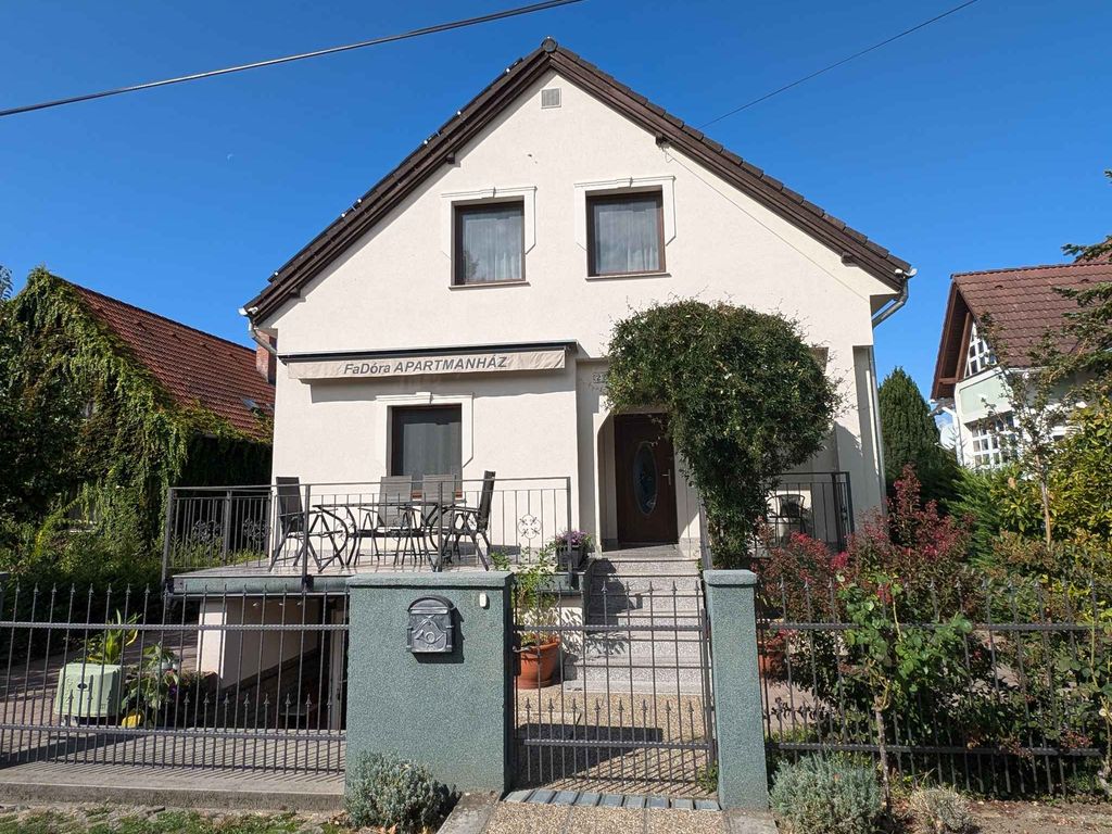 Ferienwohnung in ruhiger Lage, mit moderner und komfortabler Ausstattung und Klimaanlage