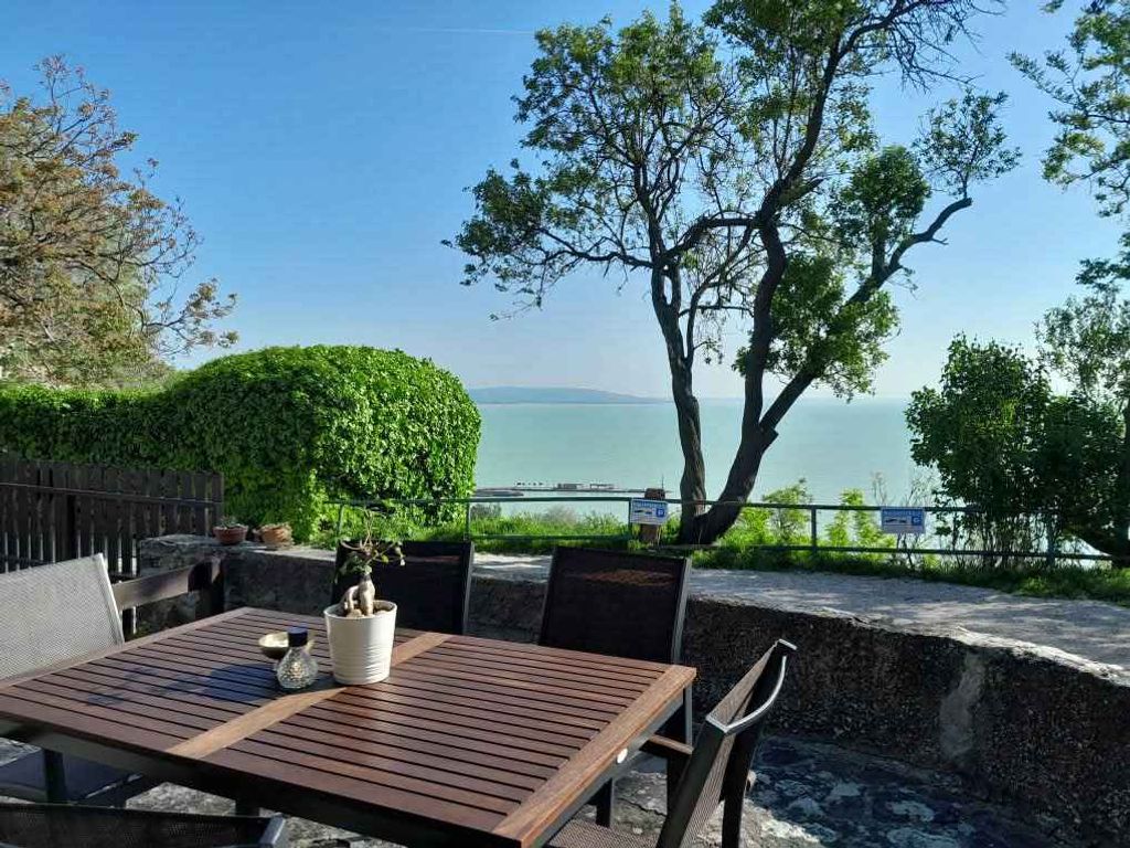 Ferienhaus mit Ausblick auf den Balaton