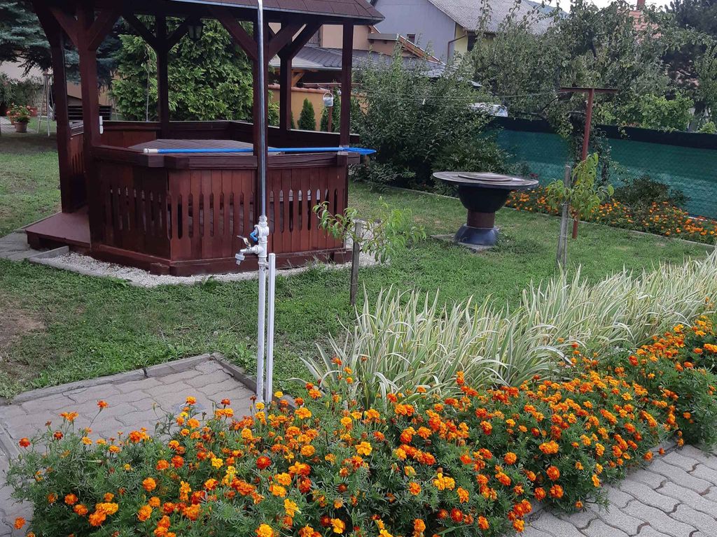 Ferienhaus mit Außenpool und Klimaanlage