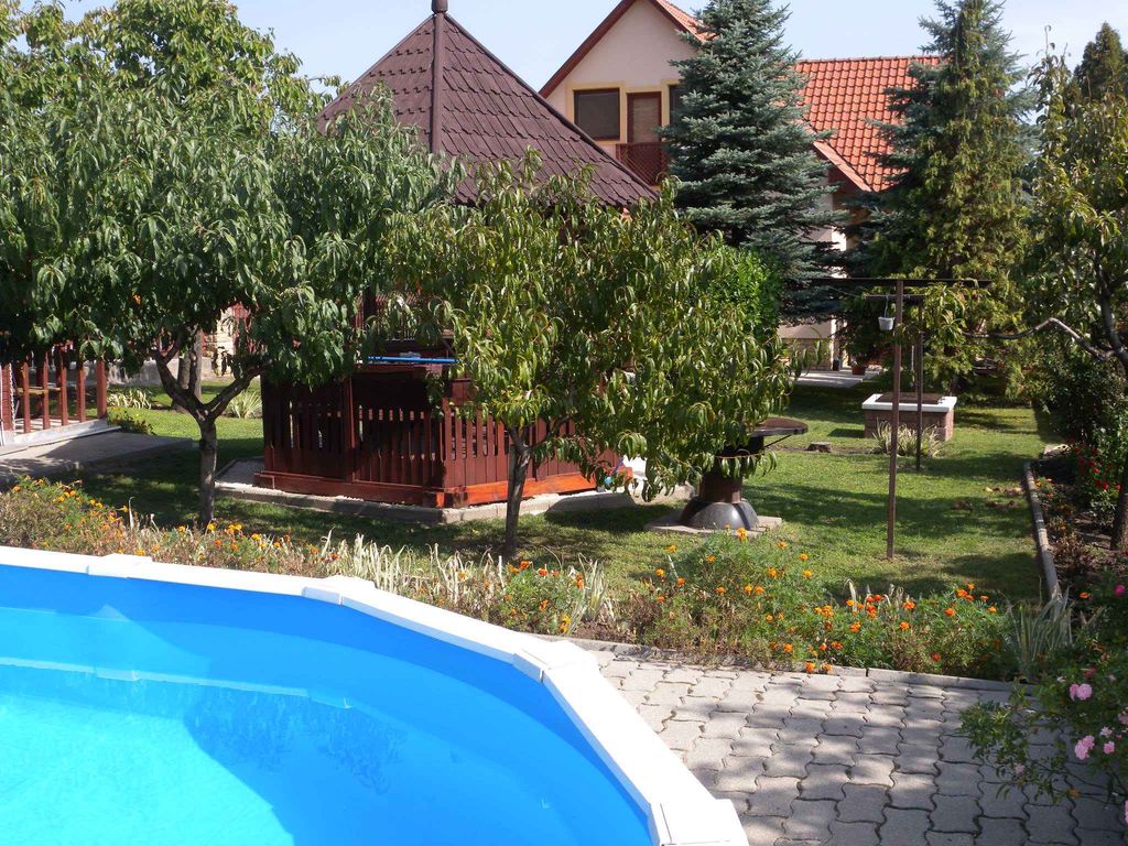 Ferienhaus mit Außenpool und Klimaanlage