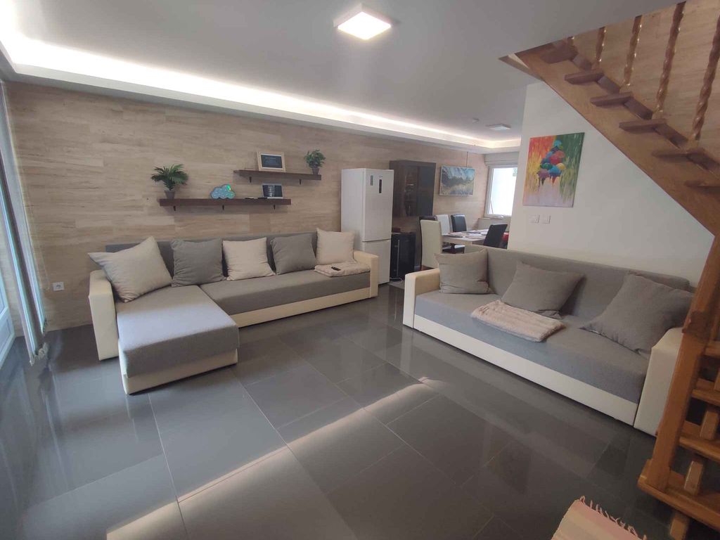 Ferienhaus modern und schön eingerichtet mit WLAN und Klimaanlage