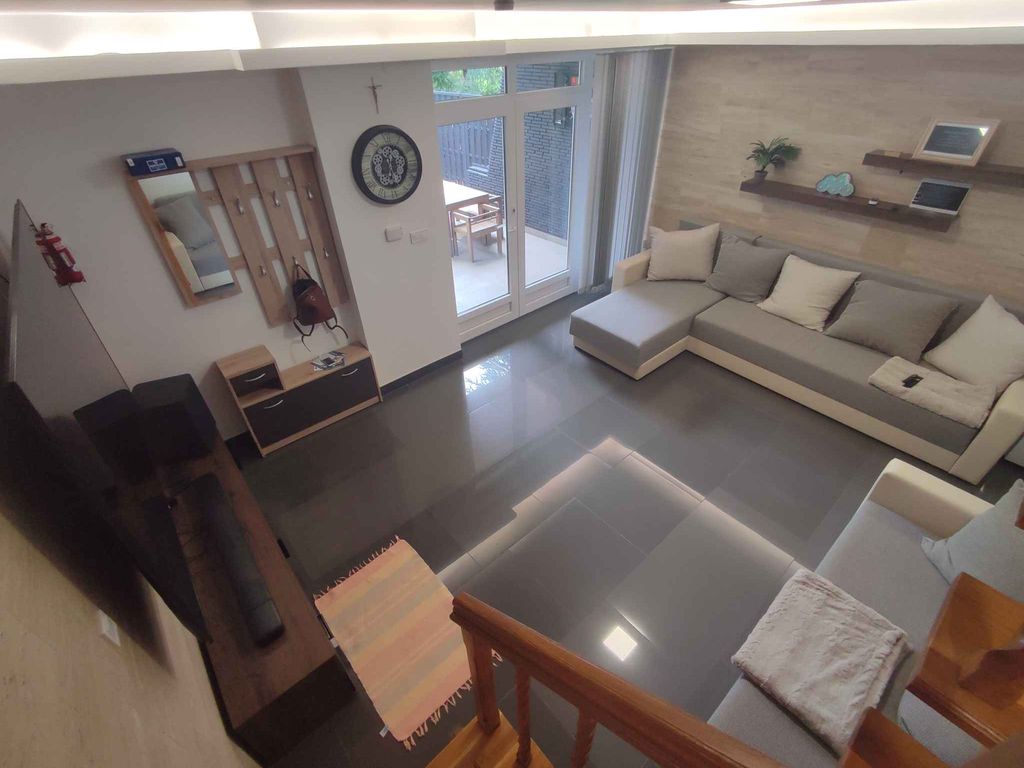 Ferienhaus modern und schön eingerichtet mit WLAN und Klimaanlage