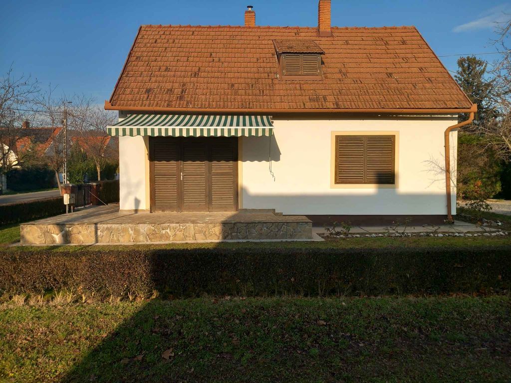Ferienhaus für 8 Personen mit Grill und Garten