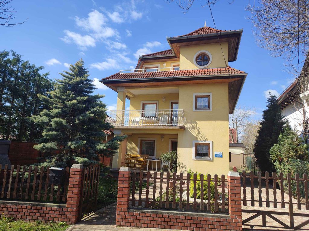 Ferienwohnung in Strandnähe mit Terrasse, Grill und Klimaanlage