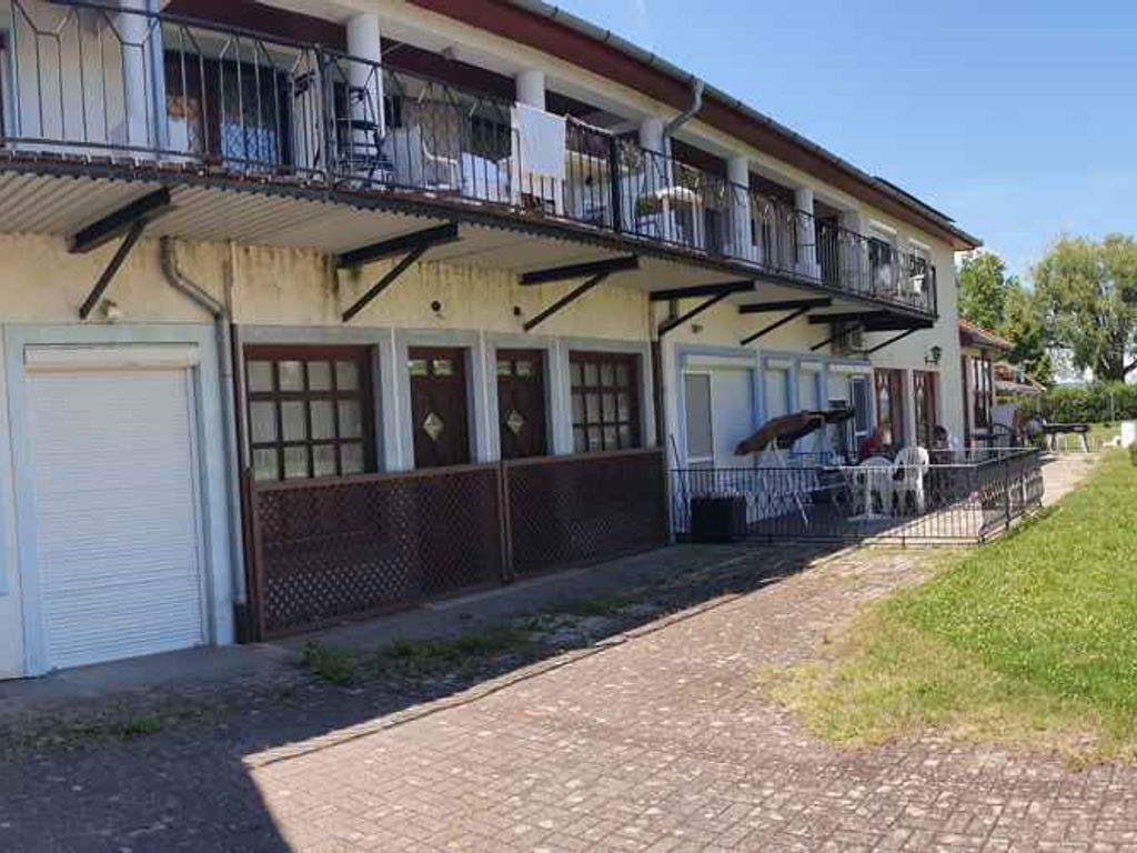 Ferienwohnung direkt am Wasser mit Freistrand