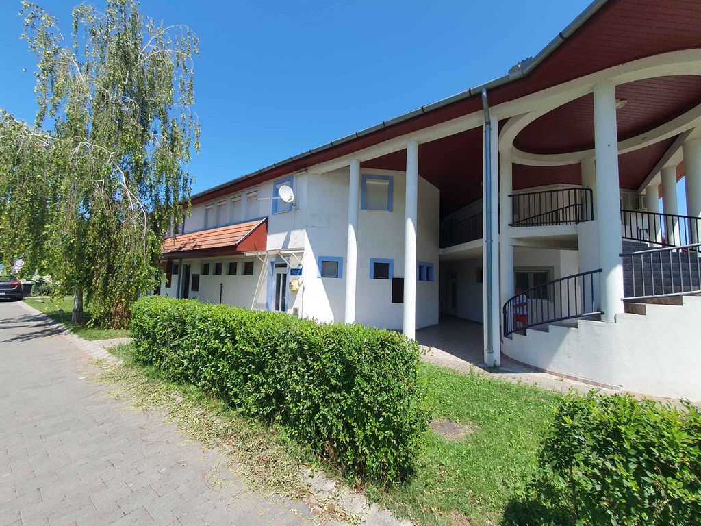 Ferienwohnung direkt am Wasser mit Freistrand