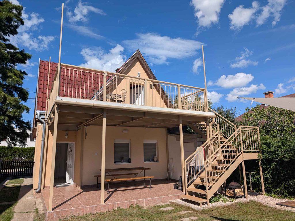 Ferienhaus mit Terrasse und WLAN in der Nähe vom Balaton