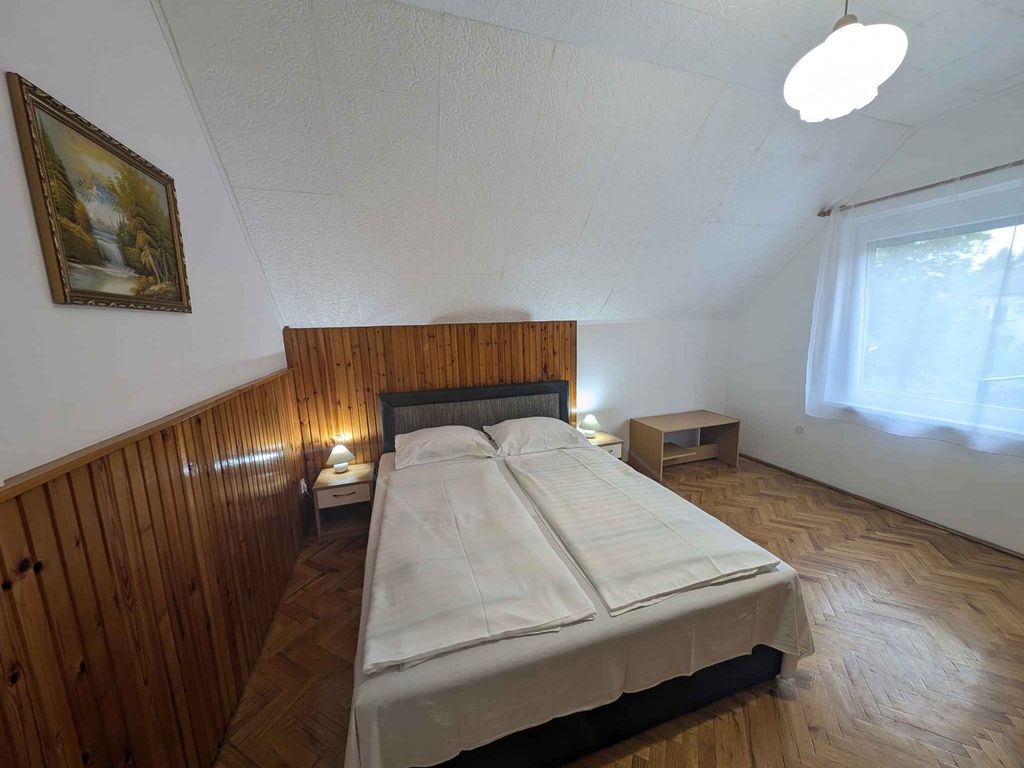 Ferienwohnung mit WLAN, Terrasse und Klimaanlage