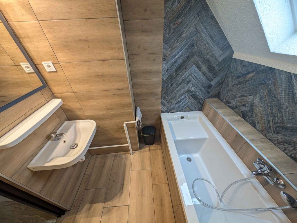Ferienwohnung mit WLAN, Terrasse und Klimaanlage