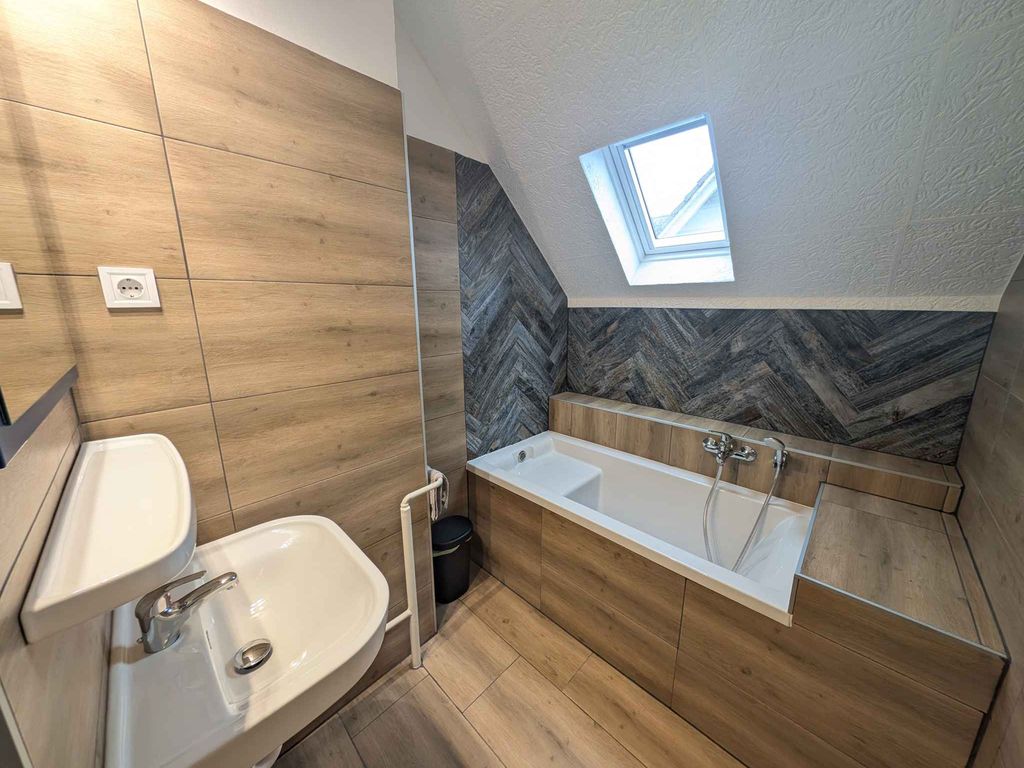 Ferienwohnung mit WLAN, Terrasse und Klimaanlage
