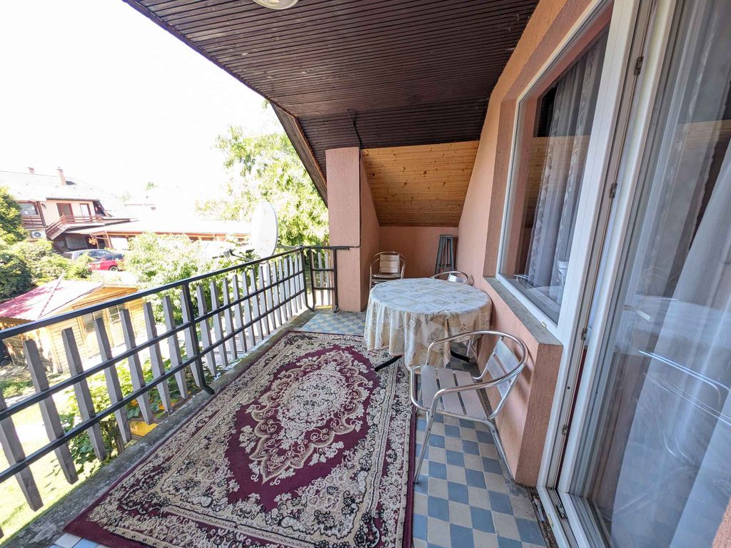 Ferienhaus mit WLAN, Klimaanlage und großem Garten