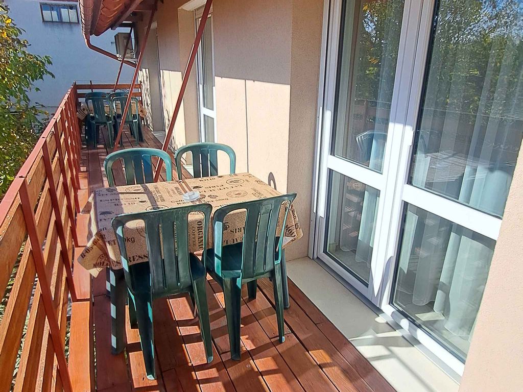 Ferienwohnung mit WLAN, Klimaanlage, Balkon und Parkplatz