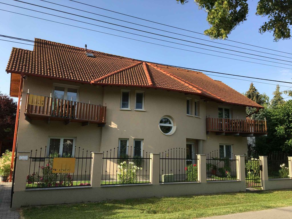 Ferienwohnung mit WLAN, Klimaanlage, Balkon und Parkplatz