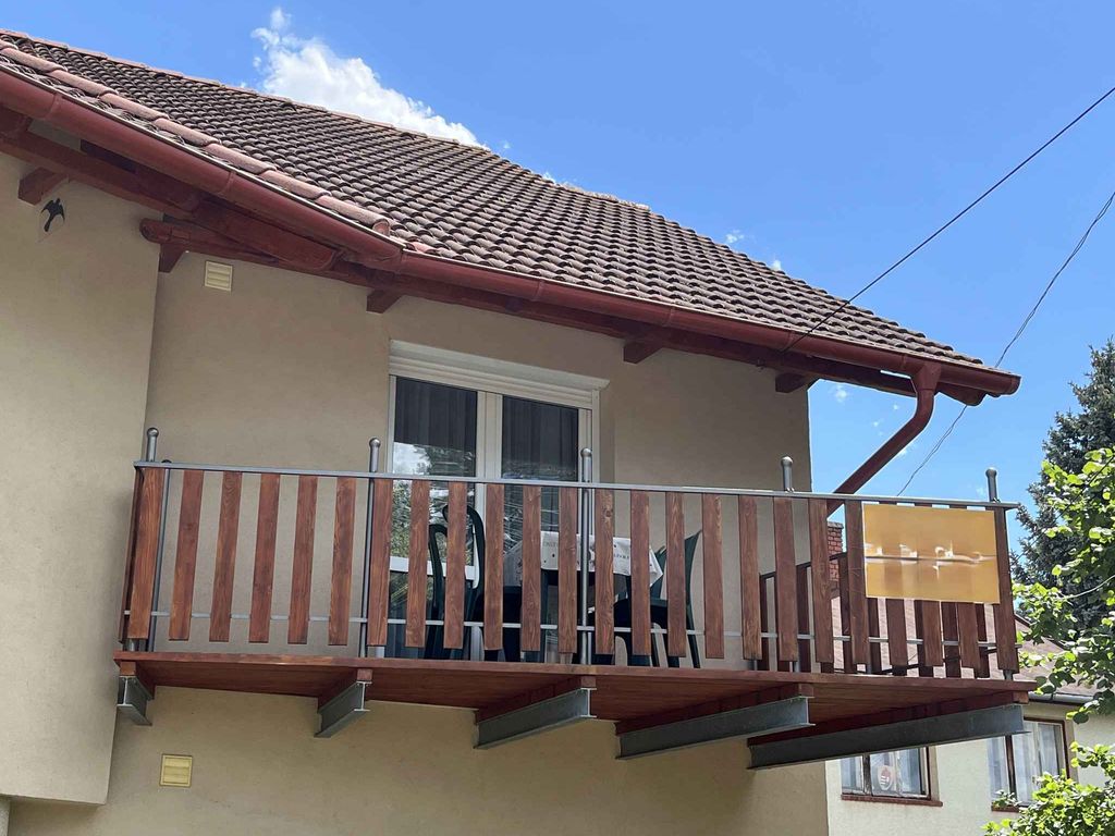 Ferienwohnung mit Klimaanlage, Wifi, Parkplatz und Balkon