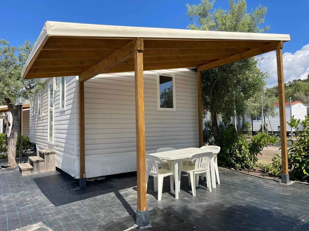 Mobilehome mit Klimaanlage und Terrasse