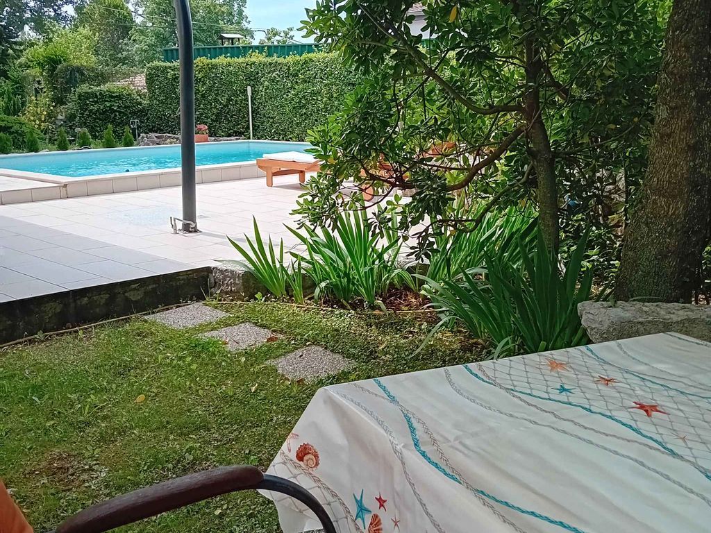 Ferienhaus mit Swimmingpool und Klima