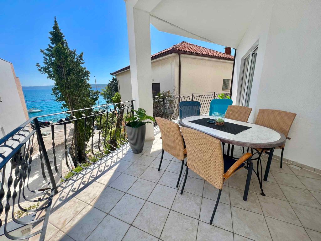 Ferienwohnung mit Balkon und Meerblick